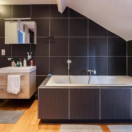 Picturesque & Bright 2 Floor With A View Apartment *