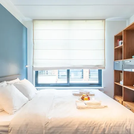 Europea Rooftop Duplex - Uccle Apartment