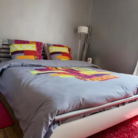 Jolie Maison Dans Ecrin De Verdure A *