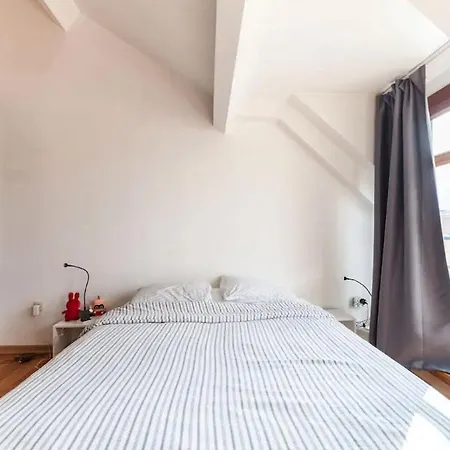 Picturesque & Bright 2 Floor With A View Apartment Brüssel