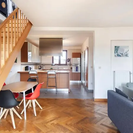 Picturesque & Bright 2 Floor With A View