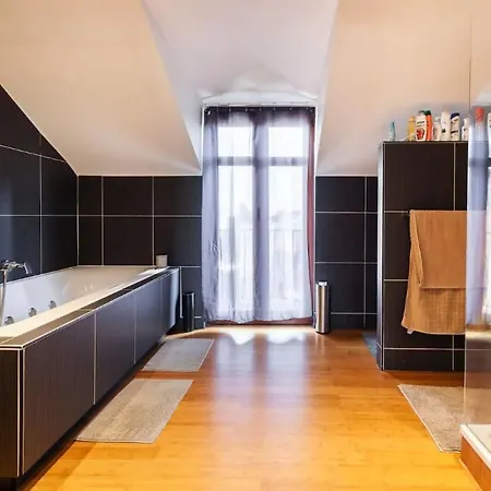 Picturesque & Bright 2 Floor With A View