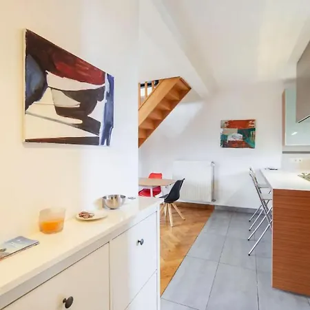 Picturesque & Bright 2 Floor With A View *