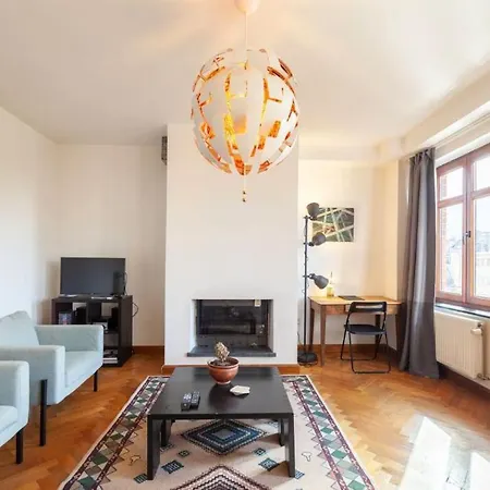 Picturesque & Bright 2 Floor With A View Apartment
