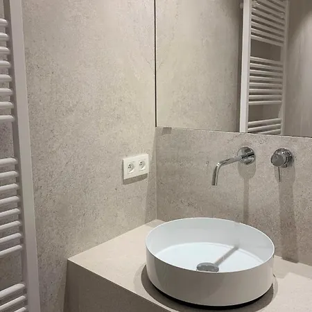 Urban Guest house 3*