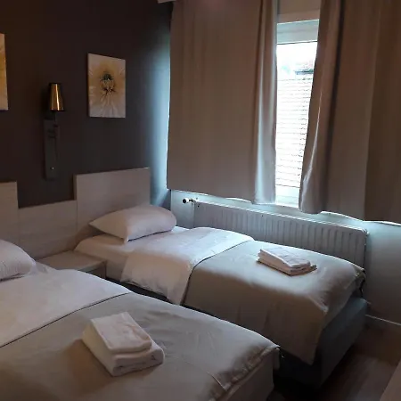 Hotel Strombeek 2*