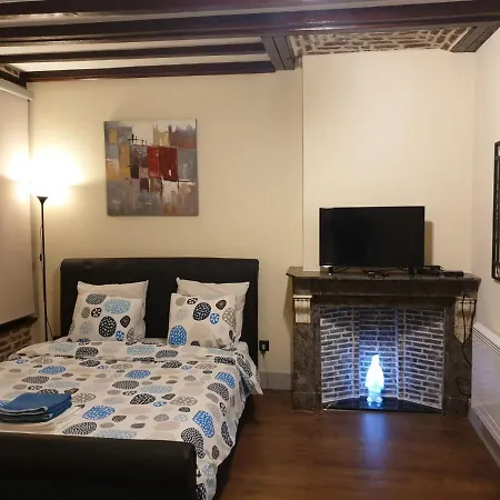 Grand Place Apartment *