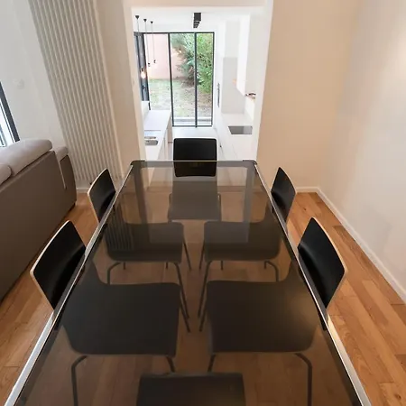 Spacious Flat In Ixelles 公寓