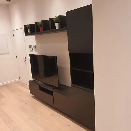 2 Bedrooms Appart Near European Parliament +fee Parking *