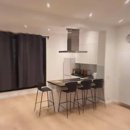 2 Bedrooms Appart Near European Parliament +fee Parking * 布鲁塞尔