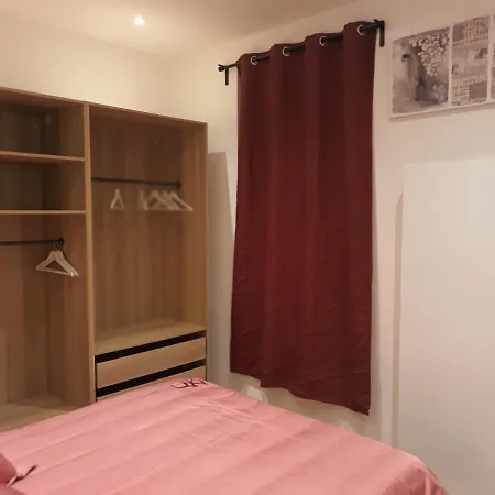 Apartamento 2 Bedrooms Appart Near European Parliament +fee Parking *