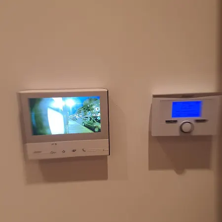 2 Bedrooms Appart Near European Parliament +fee Parking *