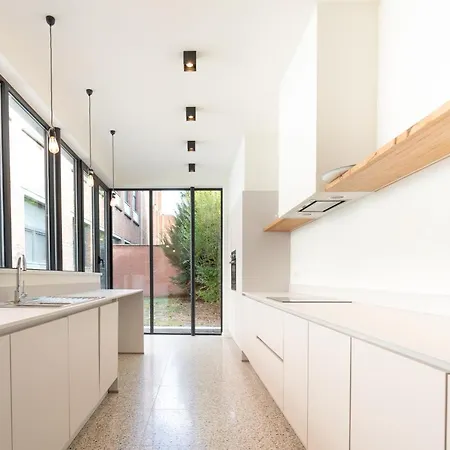 Spacious Flat In Ixelles 布鲁塞尔