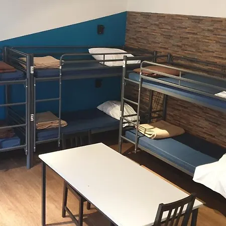 Gogh Youth Centre Hostel *