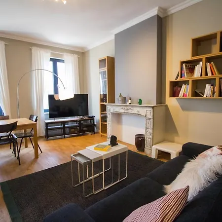 Charming Near Avenue Louise Апартаменты *
