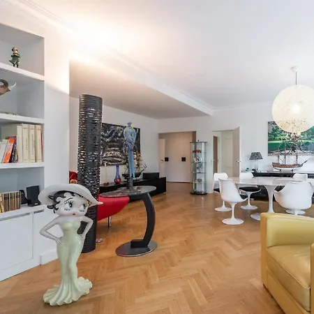 Place Albert Leemans Apartment *