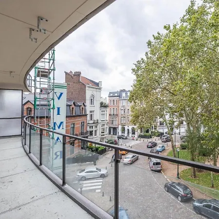 Place Albert Leemans *
