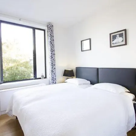Apartamento Former Mansion, Near Place Stephanie Bruselas