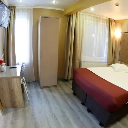 Hotel Phenix 3*