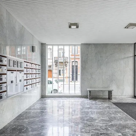 Апартаменты Place Albert Leemans Брюссель