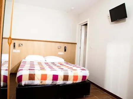 Hotel Barry 2*