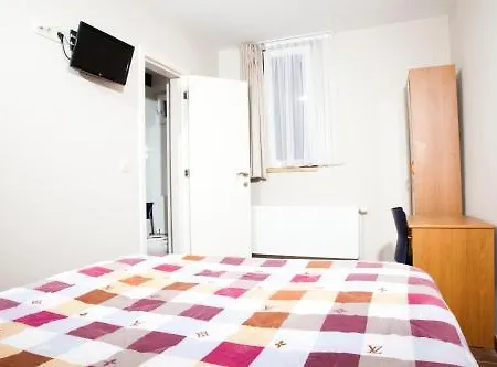 Hotel Barry