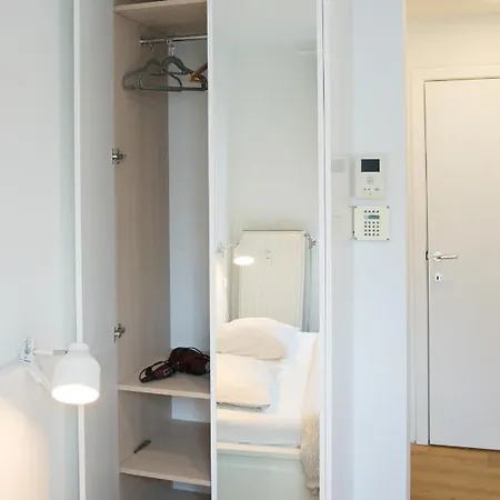 Charming Near Avenue Louise * 布鲁塞尔