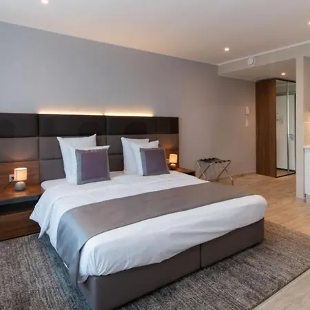 Flat Midi 33 Bruselas