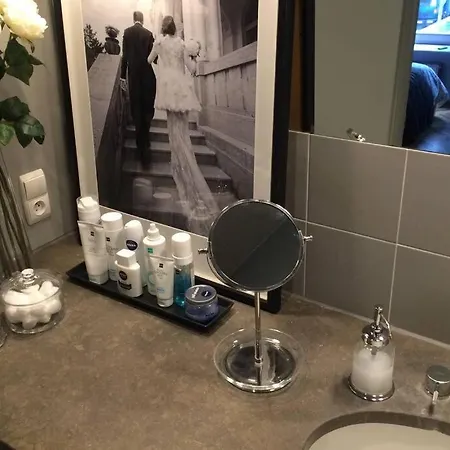Luxurious In City Center Apartman