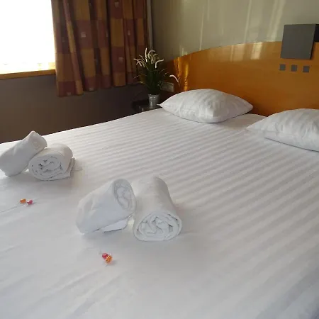 Hotell Sleep & Go Expo 2*