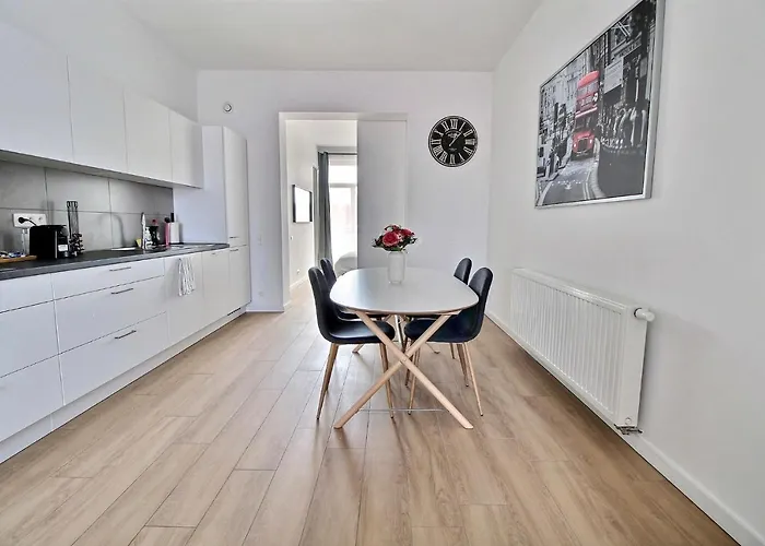 Rent A Flat - Apartment *