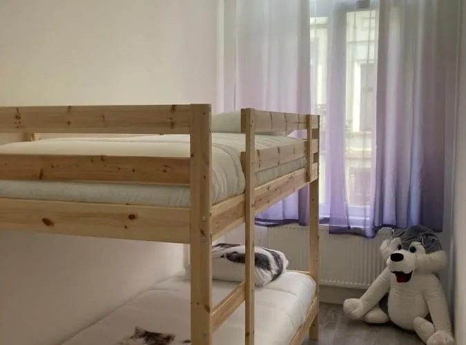 Dreamland Eu, * Brussels