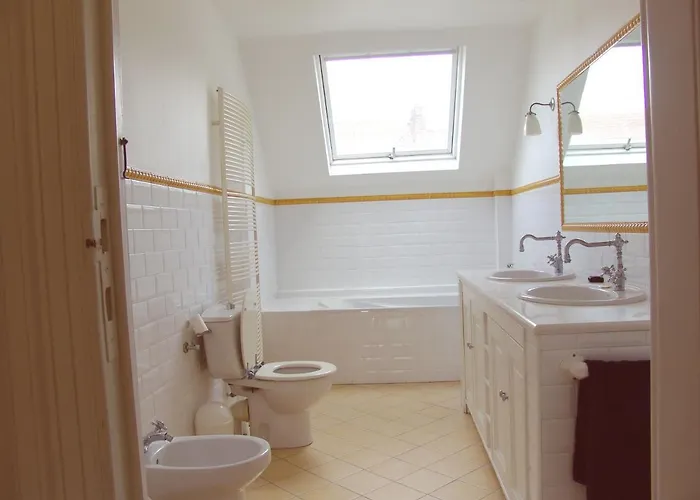 ゲストハウス Louise Chatelain