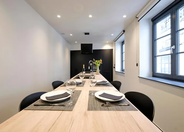 Fabulous In Chatelain Area アパート *