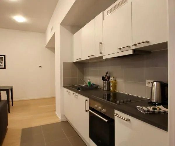 European Institutions Apartamento