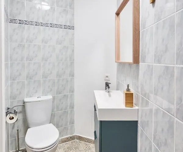 Downtown Apartment *