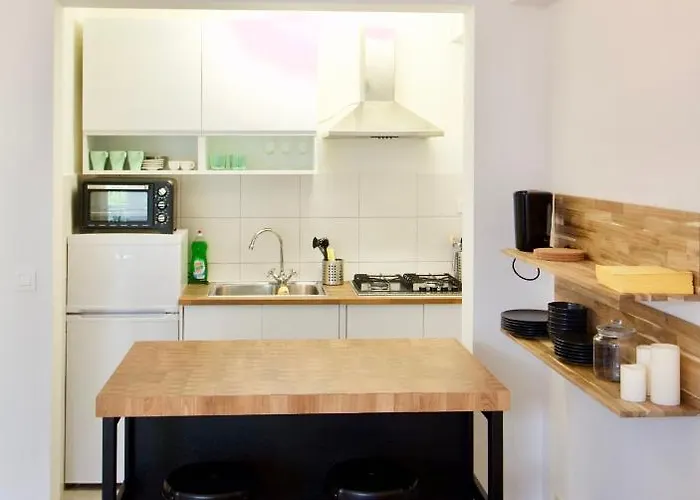 Splendid & Cosy Studio - Perfect Location 'stephanie-louise Area' Appartement *