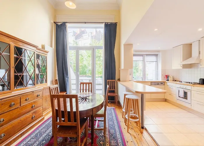 Felix Delhasse Apartment