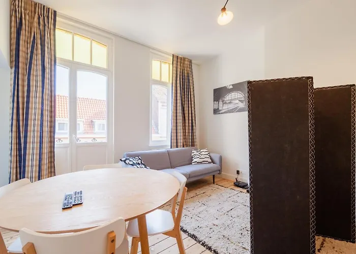 Felix Delhasse Apartment