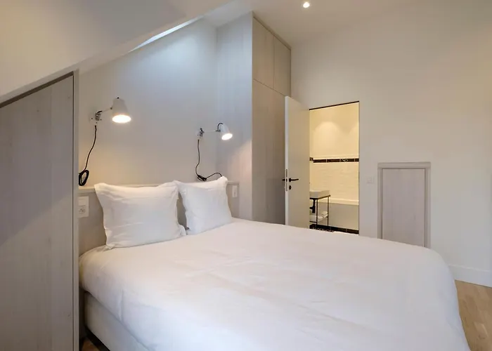 Fabulous In Chatelain Area Brüssel