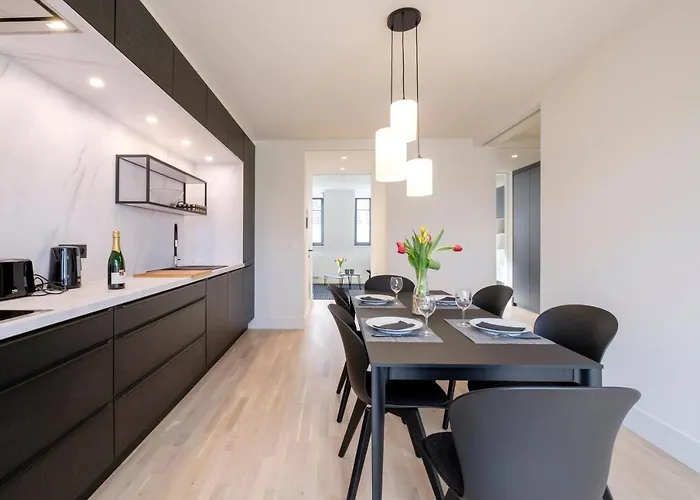 Apartment Fabulous In Chatelain Area *