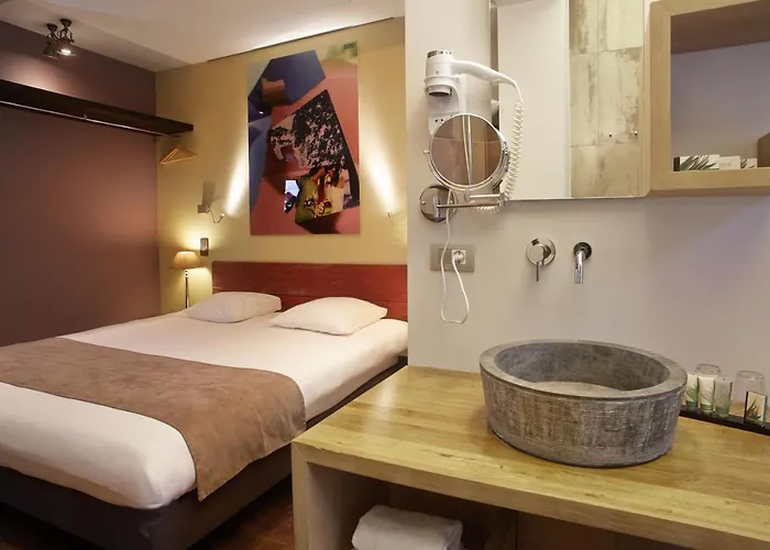 Boutique Saint-gery מלון 3*