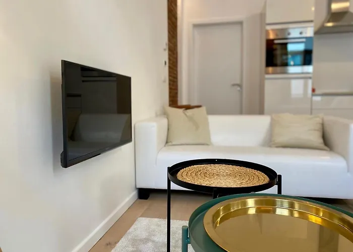 דירה The Good Flats