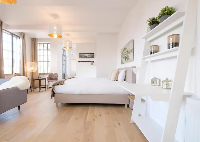 The Good Flats Apartment *