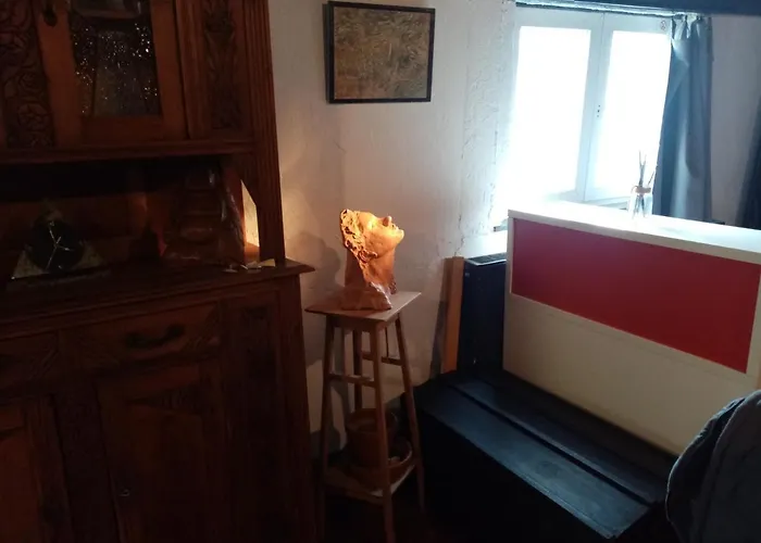 Edouard Boat بوتيل *