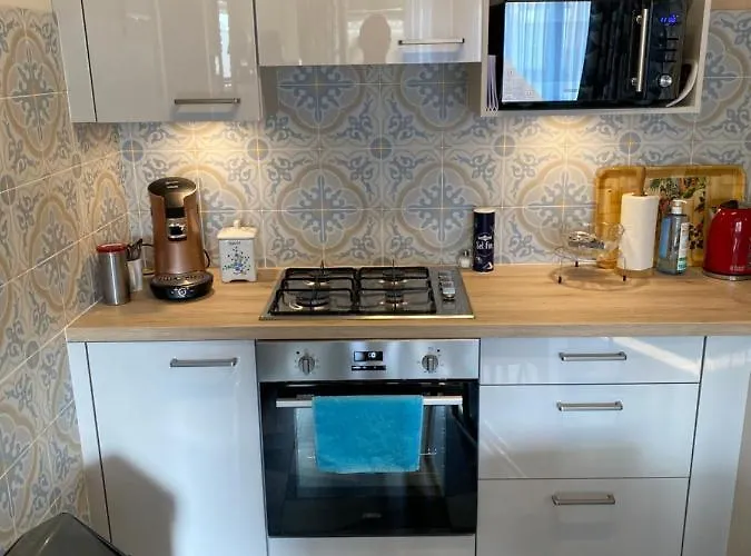 One-bedroom Near Atomium Apartment *