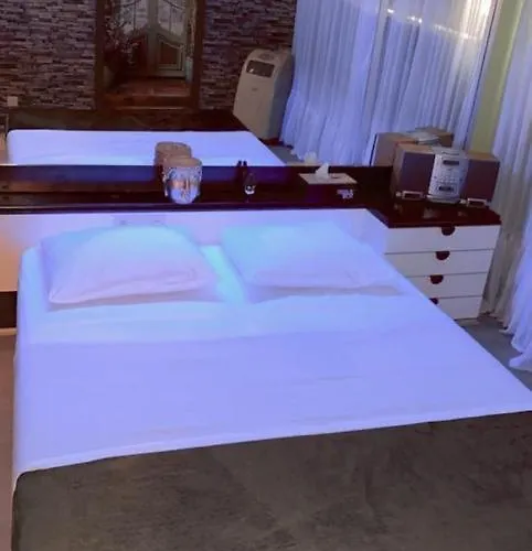 Le A Bed & Breakfast