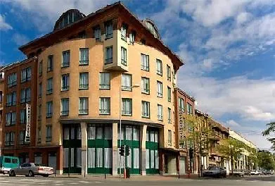 Adagio Grand Place 3*