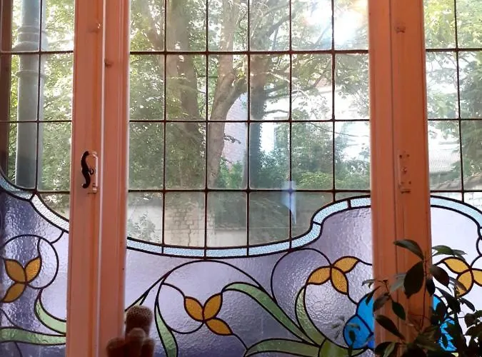 Belle Epoque Close To Eu, Nato & Rtbf