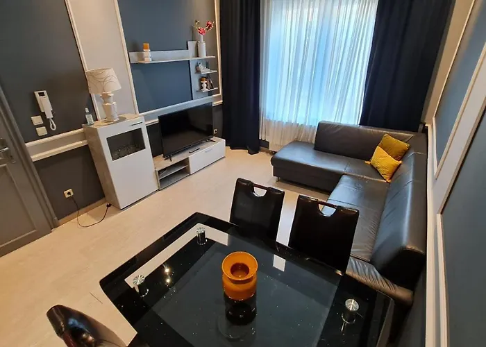 Classy At European Quarter Apartment